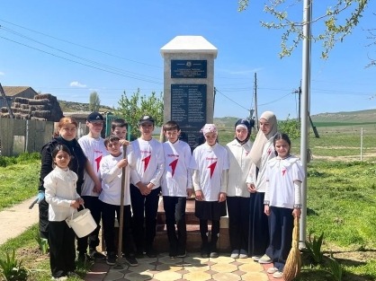 25.04.2026 г., в первичном отделении Движение Первых состоялся субботник у памятника героям Великой Отечественной войны. 25.04.2026 г., в первичном отделении Движение Первых состоялся субботник у памятника героям Великой Отечественной войны..