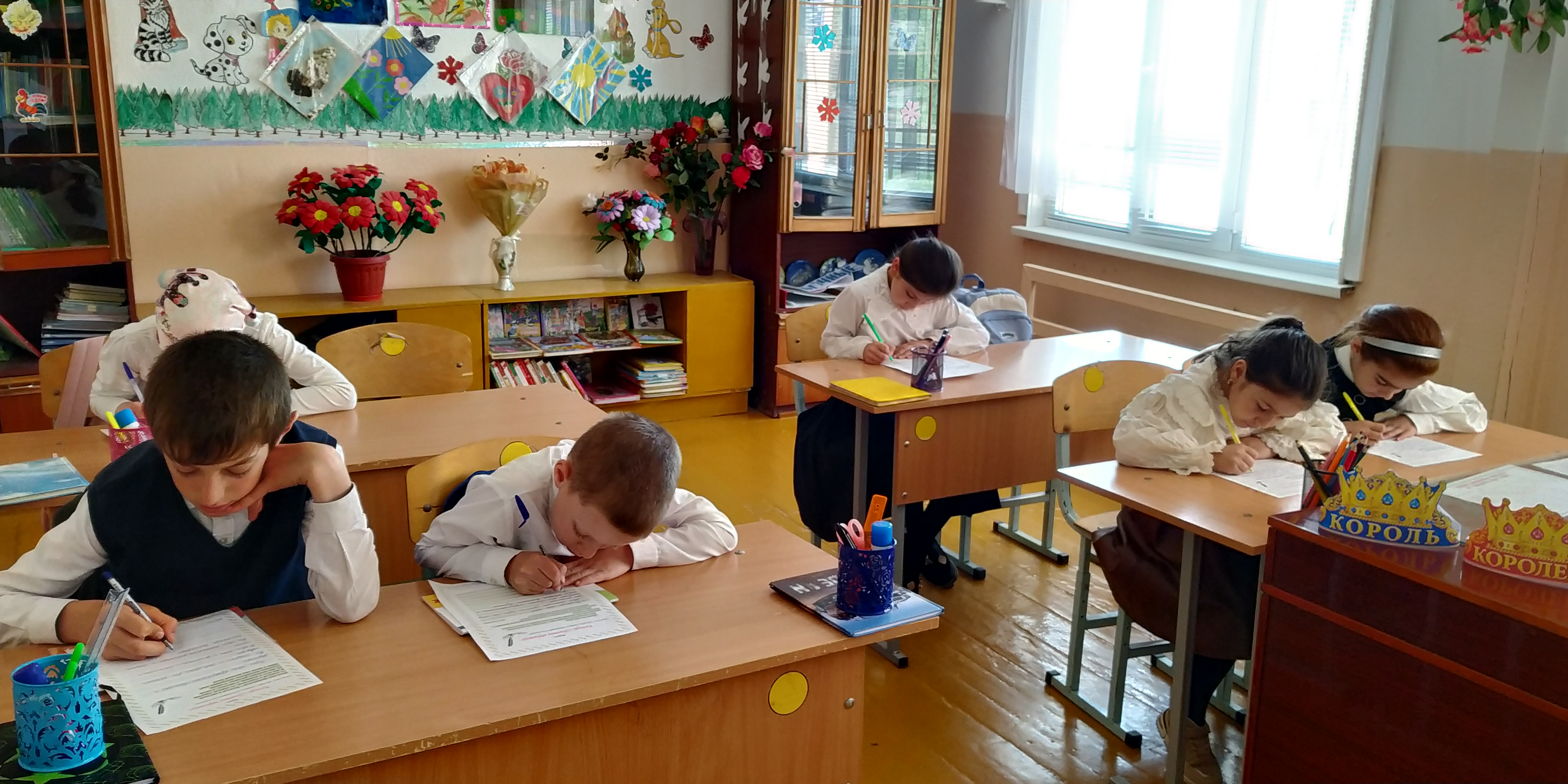 Конкурс «Золотое перышко» среди  учащихся  (1-4кл.) начальных классов: «Самый   красивый  почерк».